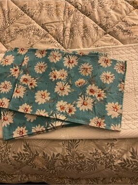 Turquoise Daisy Floral Placemats - set of 6